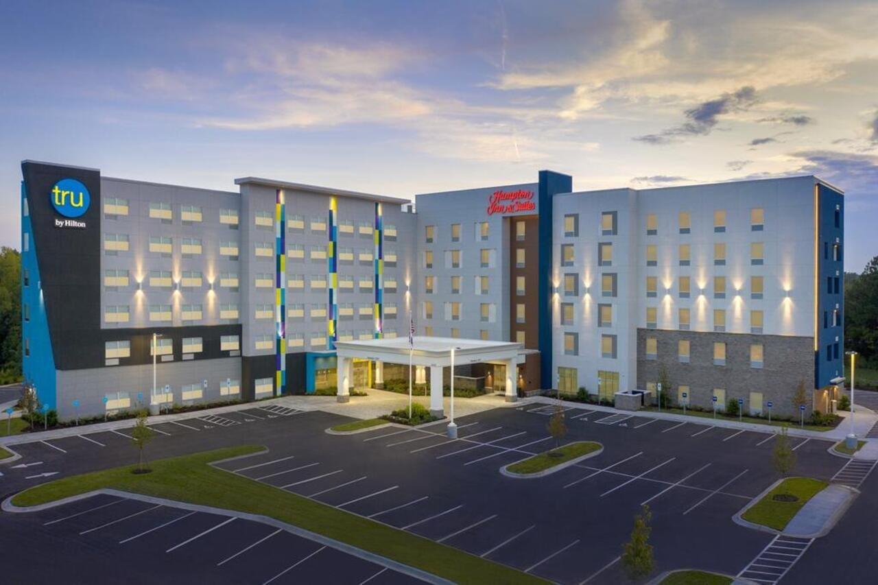 Tru By Hilton Charlotte Airport Lake Pointe Hotel Exterior photo