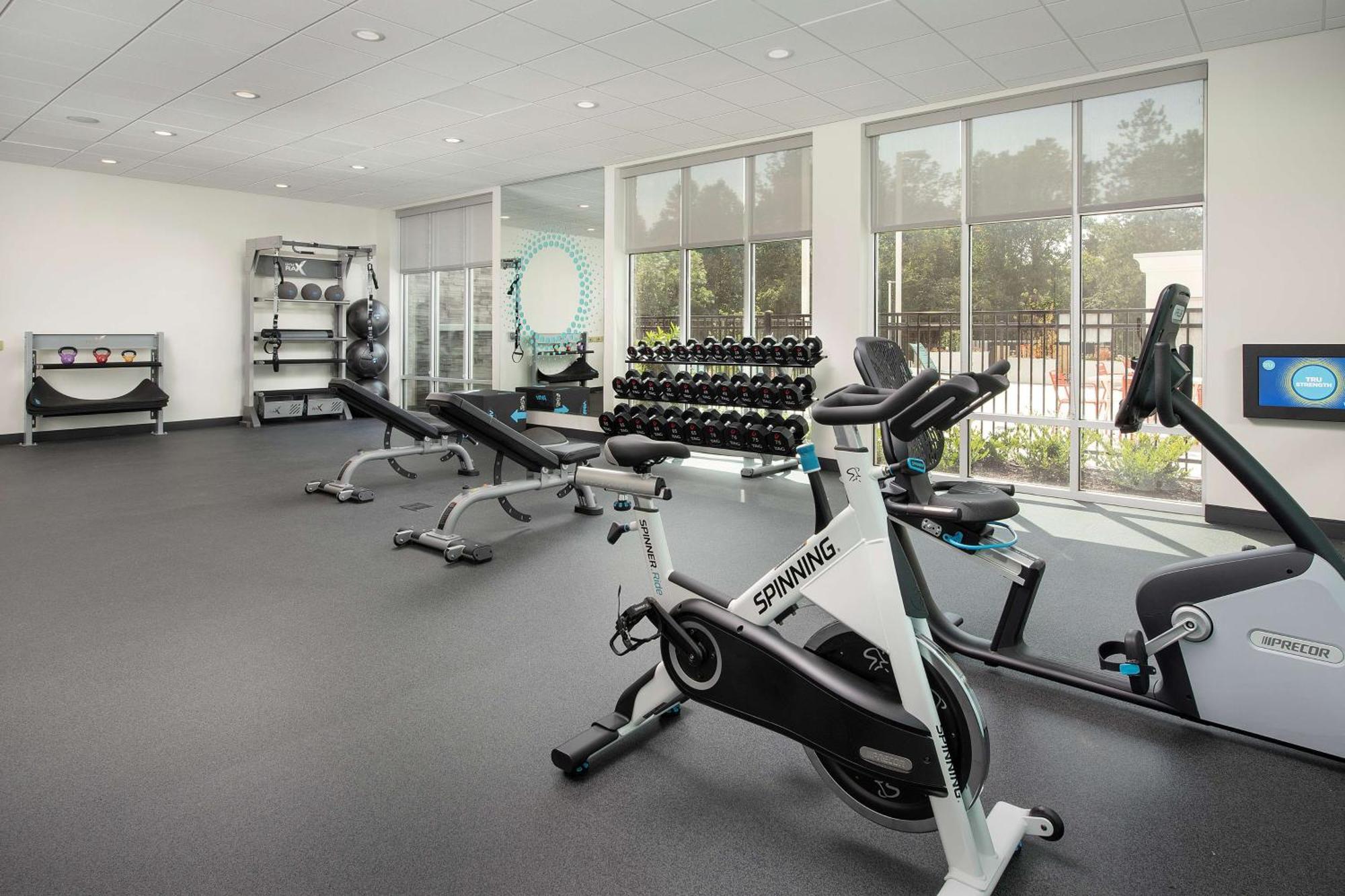 Tru By Hilton Charlotte Airport Lake Pointe Exterior photo