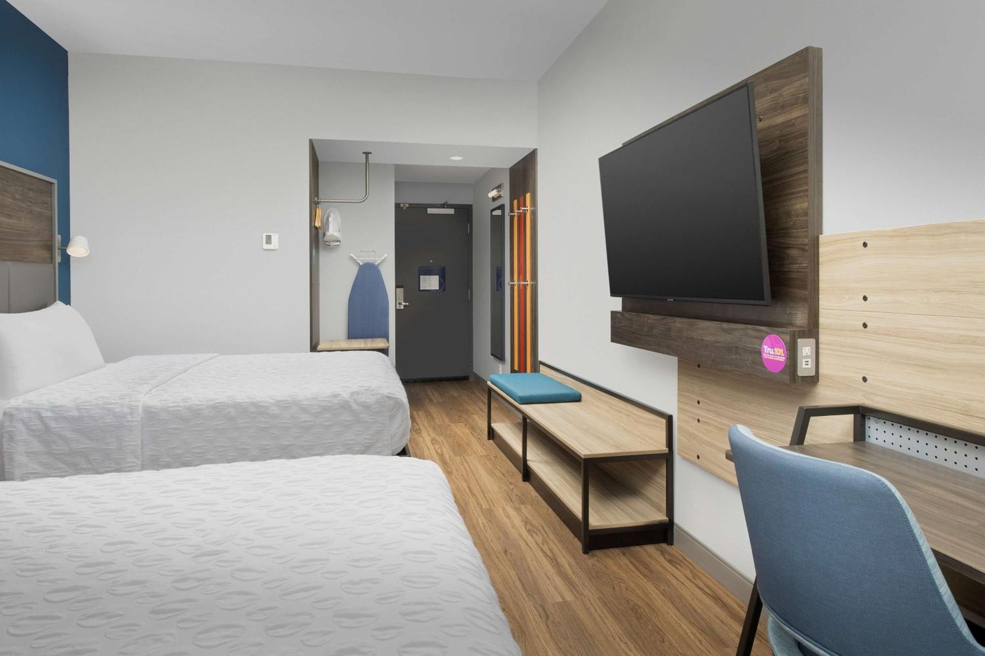 Tru By Hilton Charlotte Airport Lake Pointe Exterior photo